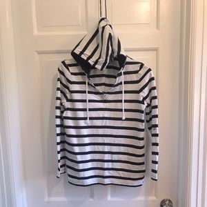 Hooded POCKETS White/Navy Shirt